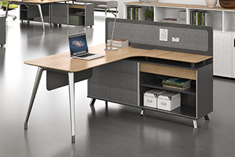 Small Office Tables (4-6 Feet Width)